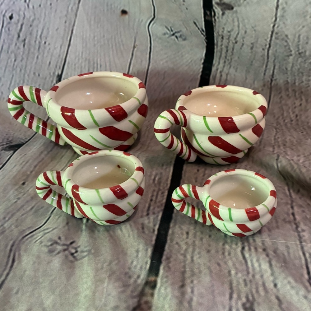 4 PC Christmas Candy Cane Measuring Cups Cooking Utensils Holiday Decor GUC - Picture 2 of 4